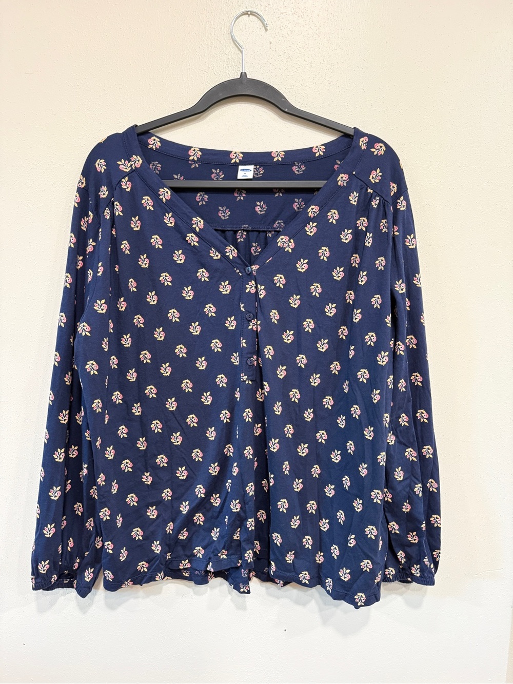 Old Navy Navy Floral Long-Sleeve V-Neck Button-Front Top Size XL